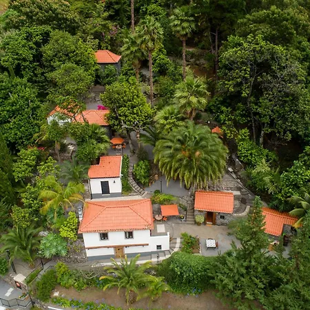 Daire Casas Da Terca - Modern Comfort In Traditional Set Within 300sqm Of Private Gardens To Explore