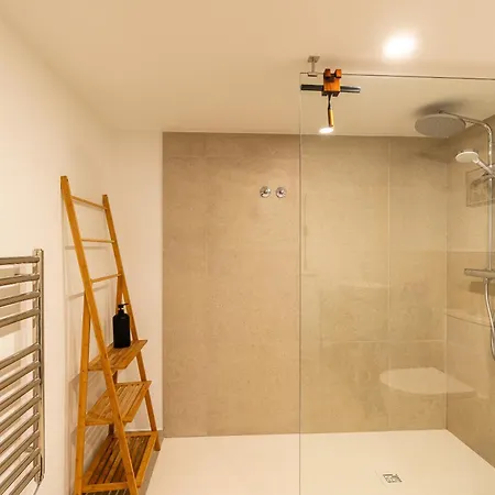 Casas Da Terca - Modern Comfort In Traditional Set Within 300sqm Of Private Gardens To Explore Apartman Tabua (Madeira)
