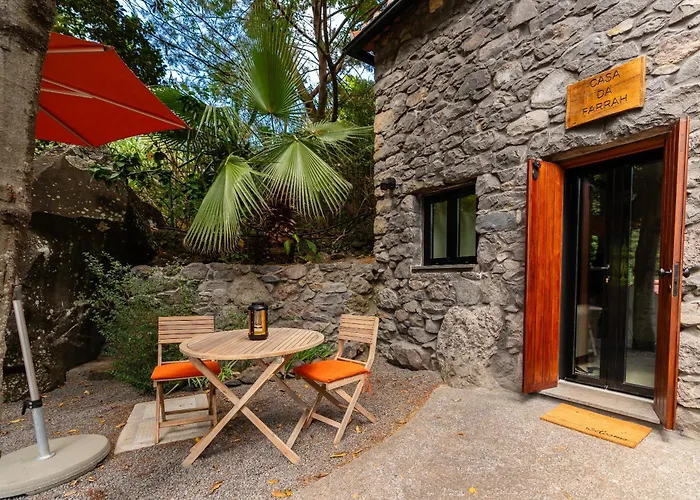Casas Da Terca - Modern Comfort In Traditional Set Within 300sqm Of Private Gardens To Explore