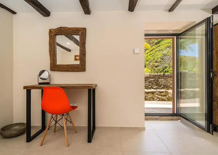 Casas Da Terca - Modern Comfort In Traditional Set Within 300sqm Of Private Gardens To Explore 아파트 *
