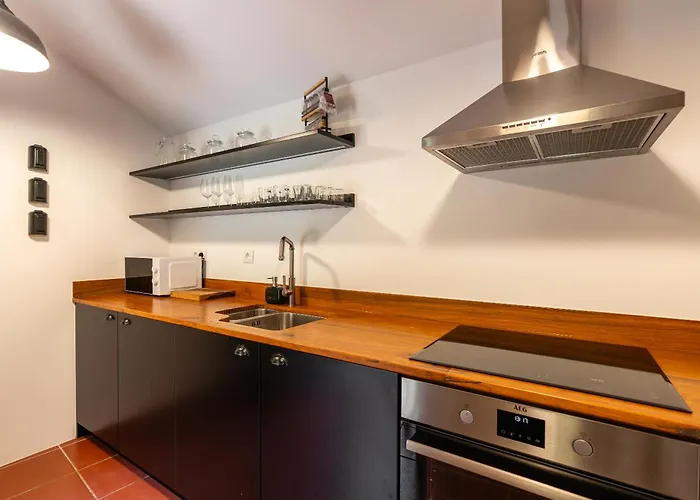 Casas Da Terca - Modern Comfort In Traditional Set Within 300sqm Of Private Gardens To Explore