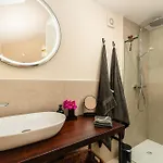 Casas Da Terca - Modern Comfort In Traditional Set Within 300sqm Of Private Gardens To Explore Lägenhet Tabua (Madeira)