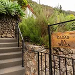 Casas Da Terca - Modern Comfort In Traditional Set Within 300sqm Of Private Gardens To Explore Tabua (Madeira)