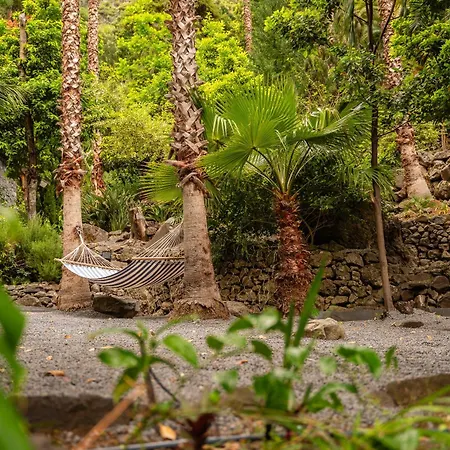 Casas Da Terca - Modern Comfort In Traditional Set Within 300sqm Of Private Gardens To Explore