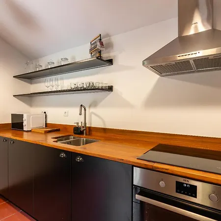 Casas Da Terca - Modern Comfort In Traditional Set Within 300sqm Of Private Gardens To Explore