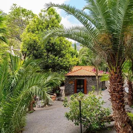Casas Da Terca - Modern Comfort In Traditional Set Within 300sqm Of Private Gardens To Explore Apartment