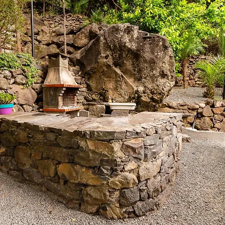 Casas Da Terca - Modern Comfort In Traditional Set Within 300sqm Of Private Gardens To Explore Apartment