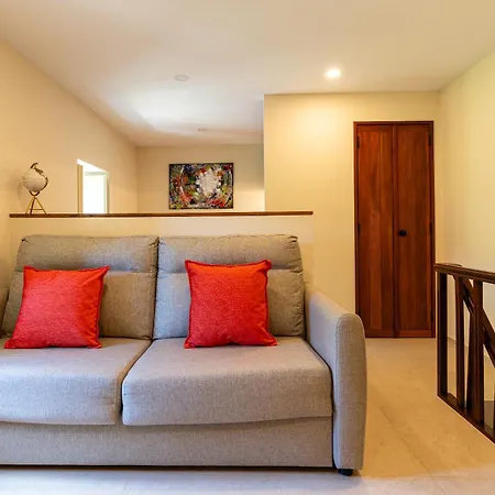 Casas Da Terca - Modern Comfort In Traditional Set Within 300sqm Of Private Gardens To Explore Appartement Tabua (Madeira)