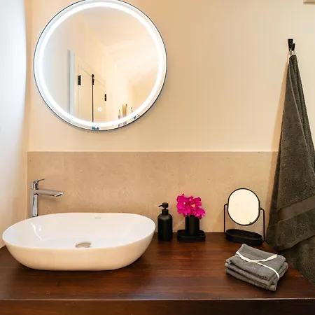 Casas Da Terca - Modern Comfort In Traditional Set Within 300sqm Of Private Gardens To Explore