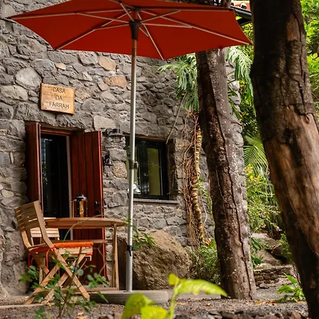 Apartment Casas Da Terca - Modern Comfort In Traditional Set Within 300sqm Of Private Gardens To Explore *