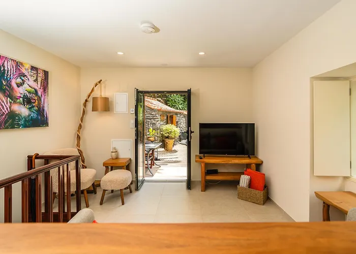 Apartment Casas Da Terca - Modern Comfort In Traditional Set Within 300sqm Of Private Gardens To Explore