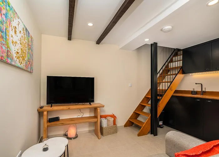 Casas Da Terca - Modern Comfort In Traditional Set Within 300sqm Of Private Gardens To Explore Apartment Tabua (Madeira)