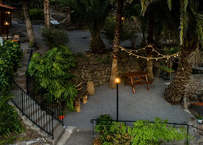 Casas Da Terca - Modern Comfort In Traditional Set Within 300sqm Of Private Gardens To Explore