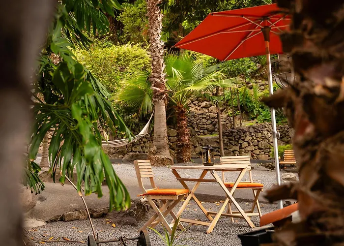 Casas Da Terca - Modern Comfort In Traditional Set Within 300sqm Of Private Gardens To Explore *